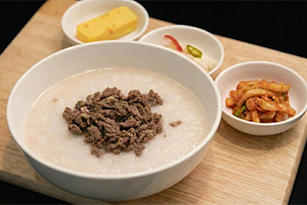  삼색찬 소고기죽 반상